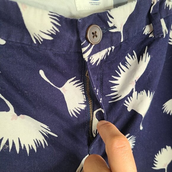 Old Navy Blue White Dandelion Cotton Chino Shorts Plus - Picture 3 of 7